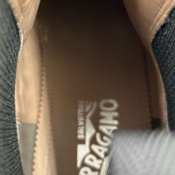 Men’s Ferragamo black calfskin Chelsea Boots. Size 11 main image 5